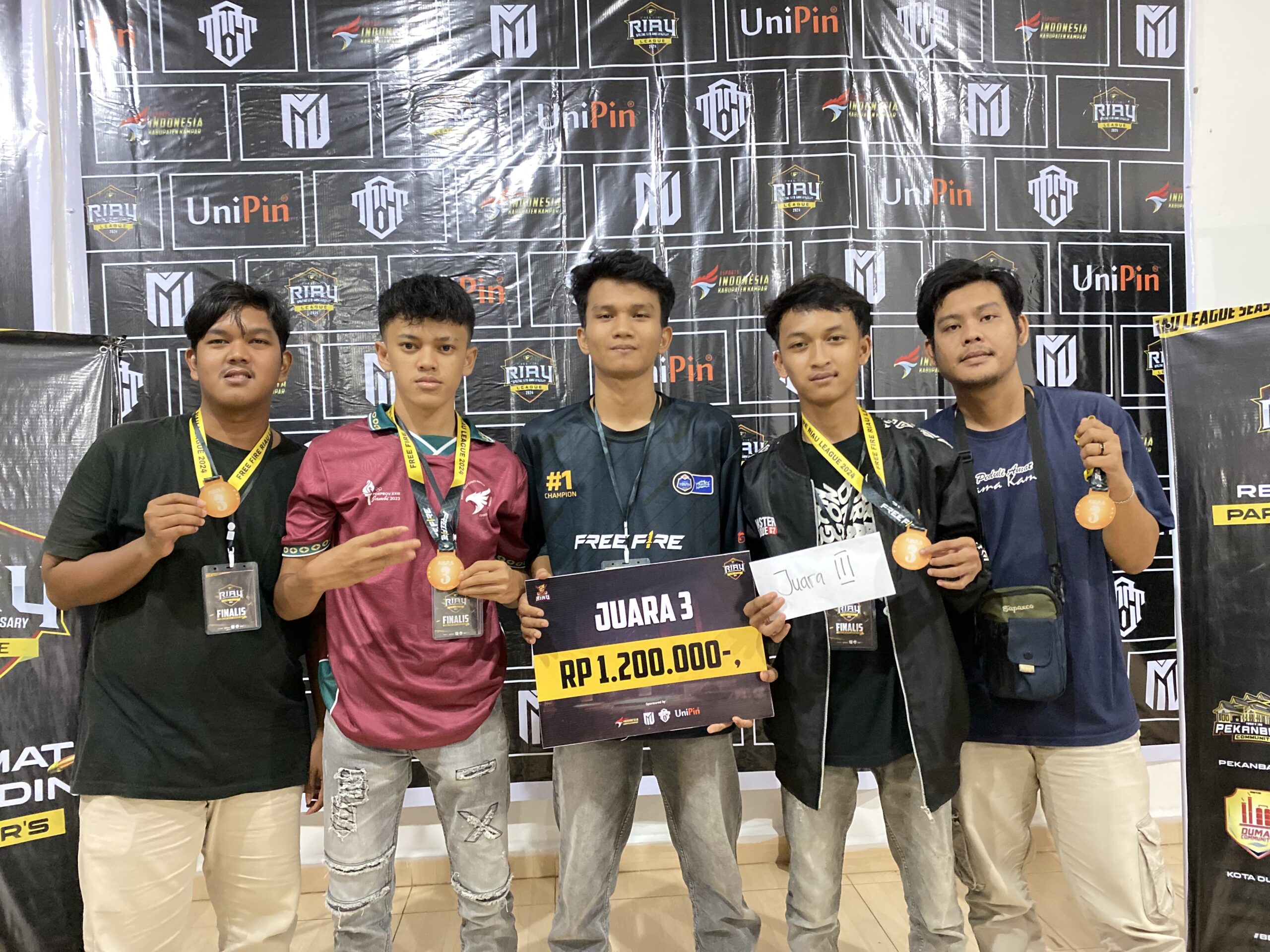 Free Fire Riau League 2024: Turnamen Spektakuler dengan 150+ Tim, Ini Rahasia di Baliknya! 40 Free Fire Riau League 2024: Turnamen Spektakuler dengan 150+ Tim, Ini Rahasia di Baliknya!