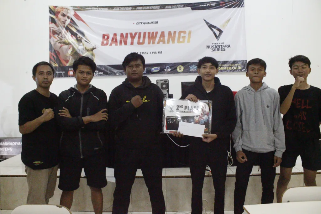 Turnamen Free Fire Nusantara Series Banyuwangi: AGB REGENS Juara 1, Drama di Match Terakhir Jadi Sorotan 30 Turnamen Free Fire Nusantara Series Banyuwangi: AGB REGENS Juara 1, Drama di Match Terakhir Jadi Sorotan