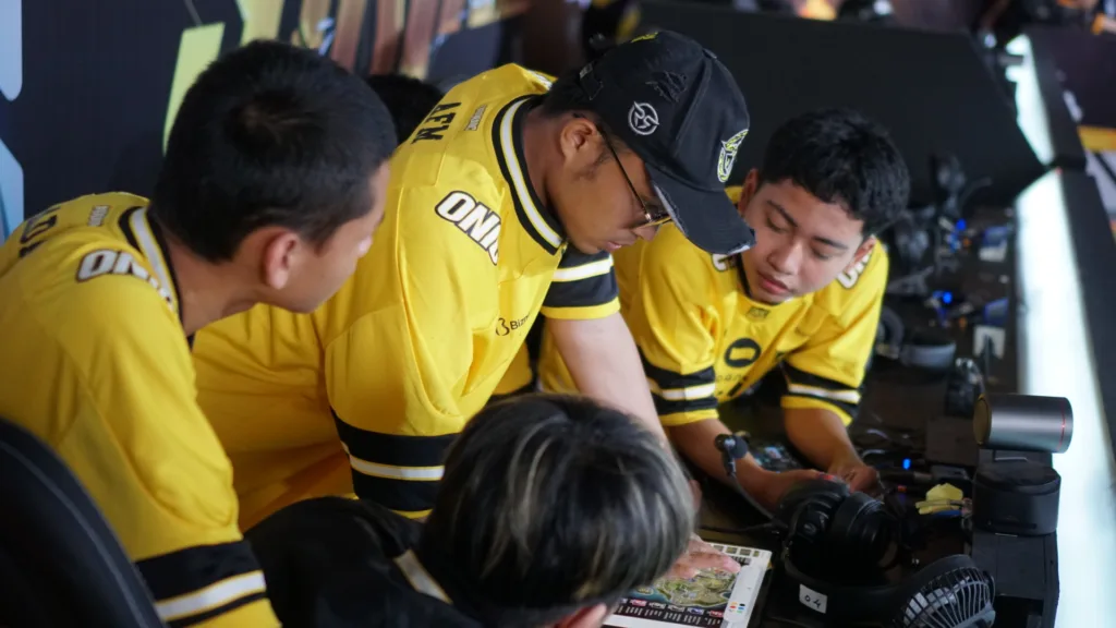 ONIC Amankan Tiket Grand Finals FFWS SEA 2025, EVOS & Bigetron Masih Berjuang 34 ONIC Grand Finals Free Fire